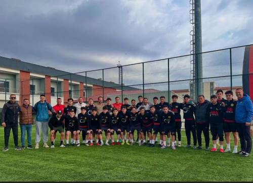 Genç Şimşekler start verdi