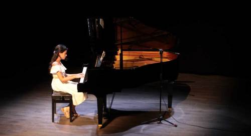 Genç yeteneklerden müzik ziyafeti: Odunpazarı’nda yıl sonu konseri