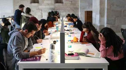 Gençler gelecekten umutsuz!