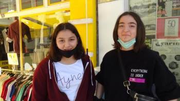 Gençler Uzun Aradan Sonra Dışarıda Olmanın Keyfini Yaşadı
