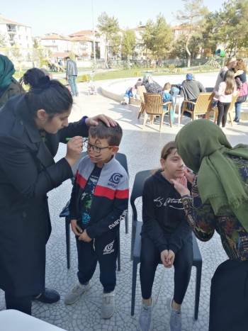 Gençlerden Çocuk Hakları Etkinliği
