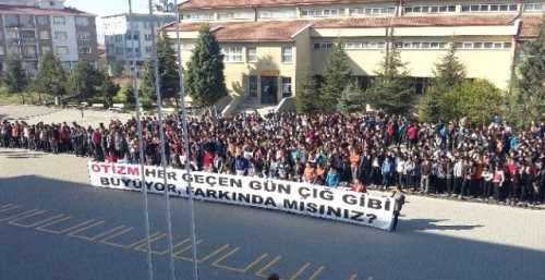 GENÇLERDEN OTİZM DUYARLILIĞI