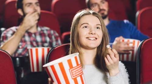 Gençlere o markadan sinema müjdesi: Biletini al, bedavayı kap!