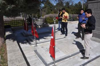 Gençlik Meclisi Şehitleri Andı
