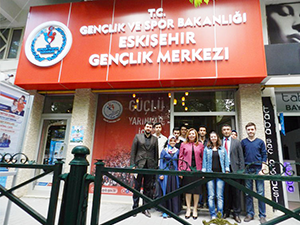 Gençlik Merkezini gezdiler