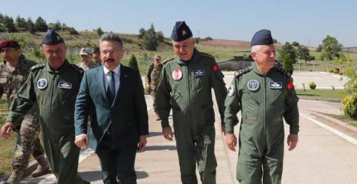 Genelkurmay Başkanı ve Hava Kuvvetleri Komutanı Eskişehir'de