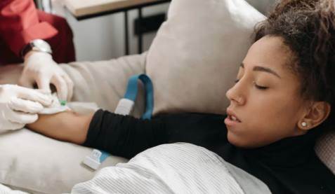 Gerçekte Hasta Olan Birinin Rüyada İyileştiğini Görmek