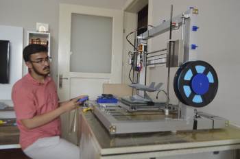 Geri Dönüşümden 3 Boyutlu Yazıcı Yaptı
