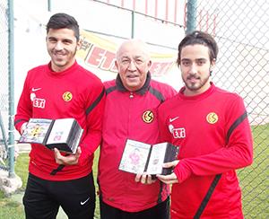 Gezmen Millilere jest yaptı