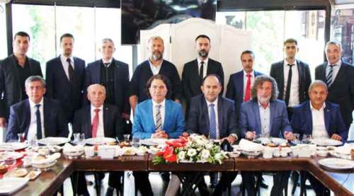 Gizemli yönetimin başkan adayı kim?