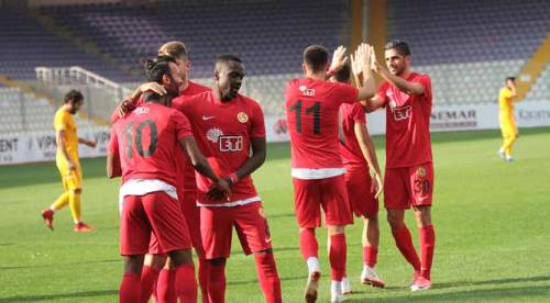 Gol düellosu berabere bitti 4-4