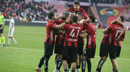 Gol makinesi Eskişehirspor zirveyi ele geçirdi