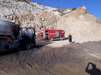 Gölet Çalışmasında Yanan Arazöz Kullanılamaz Hale Geldi
