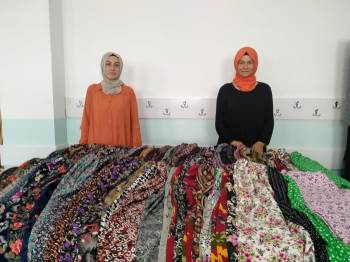 Gönüllü Kursiyerlerden Yangın Bölgesindeki Köylülere Yöresel Kıyafet
