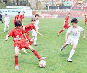 Görkemli açılış