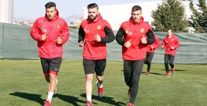 Göze girmek istiyorlar