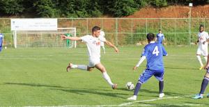 Göze girmeye çalışıyor