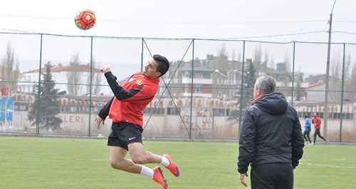 GÖZE GİRMEYE ÇALIŞIYOR