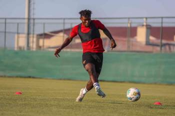 Göztepe’Nin, Afyonkarahisar Kampı Devam Ediyor
