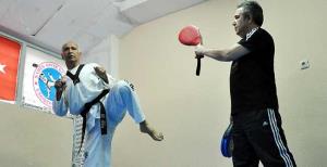 Gözünü Avrupa'ya dikti