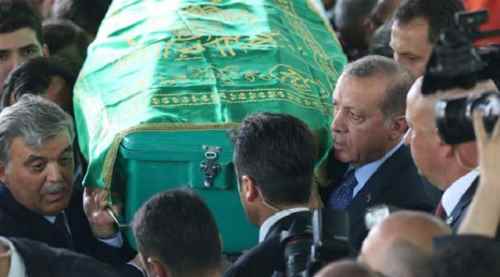 Gül ve Erdoğan birlikte omuzladılar