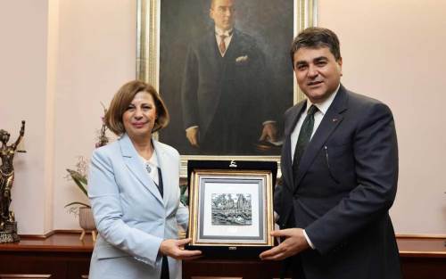 Gültekin Uysal’dan Başkan Ünlüce’ye ziyaret