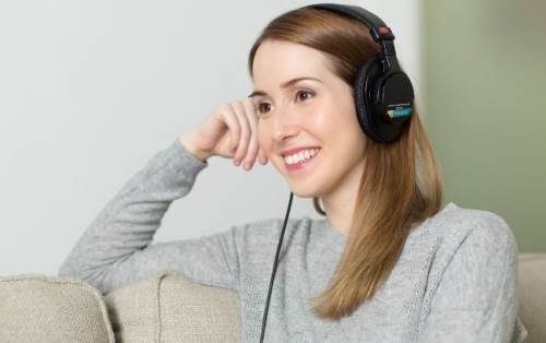 Gün içerisinde uzun süre kulaklıkla müzik dinliyorsanız dikkat! 