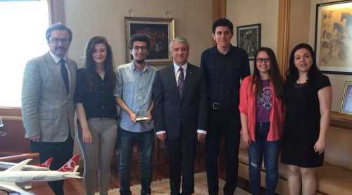 GÜNDOĞAN ÖDÜLLÜ ÖĞRENCİLERLE BULUŞTU