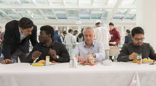 Gündoğan yabancı öğrencilerle kahvaltı yaptı