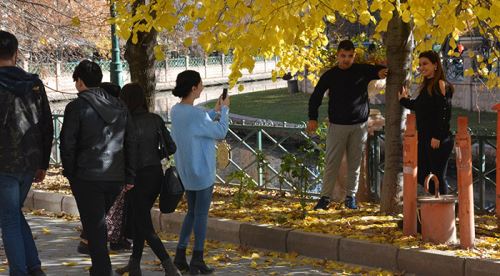 Güneşli hava Eskişehirlileri sokağa döktü