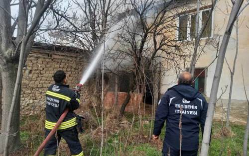 Günyüzü'nde yangın paniği: Ev kullanılamaz hale geldi