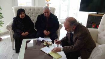 Gurbetçi Aileden Depremzedelere Anlamlı Bağış
