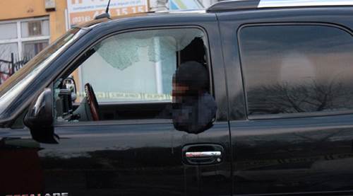 Güvenlik görevlisi lüks otoyu çalan şahsı vurdu