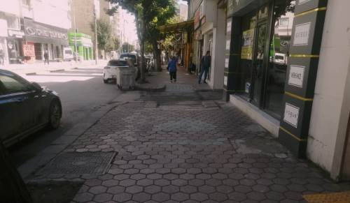 Haber oldu, kaldırımdaki sorun giderildi