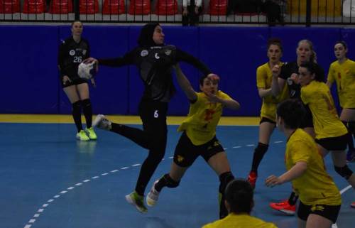 Habiba mücadelesiyle alkış aldı
