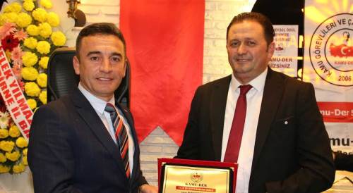 Habil Dökmeci, yılın en başarılı belediye başkanı ödülünü aldı