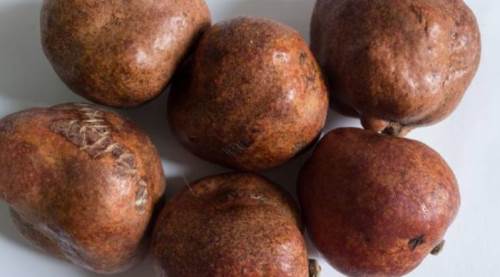 Hacdan Gelen Adem Elması (Mekke Cevizi) Nasıl Yenir? Hazırlama, Pişirme ve Tüketim Rehberi