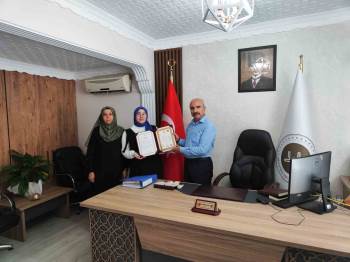 Hafızlık Eğitimini Tamamlayan Öğrencilere Belge
