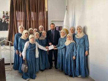 Hafızlık Öğreticileri Harçlıklarını Filistin’E Gönderdi
