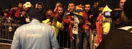 Hakan Çalhanoğlu'na sitem: Niye oynamıyorsunuz