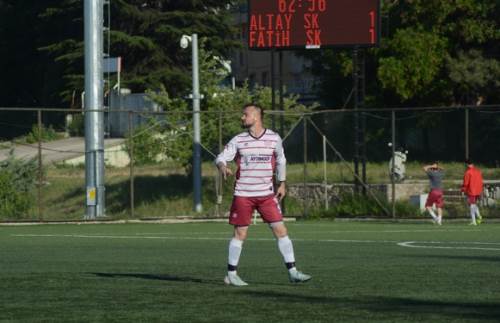 Hakan takımını eksik bıraktı