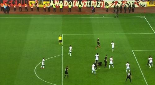 Hakem maçı katletti! Eskişehirspor'da isyan var