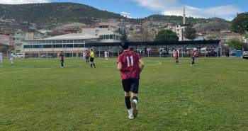 Hakeme Kızan Başkan Takımını Sahadan Çekti
