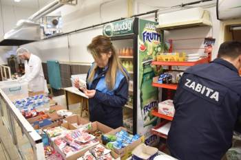 Hala Satılan Şırınga Çikolatalara Zabıta El Koydu
