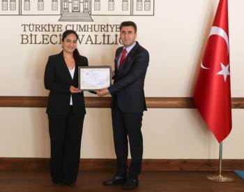 Hale Öğretmen Yüzlerce Görme Engelli Öğrenciye Matematiği Sevdirdi
