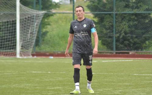 Halil Afşin imzayı attı