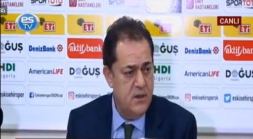 Halil Ünal Basın açıklaması yapıyor