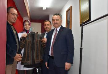 Halk Eğitim Merkezi Kursiyerleri Yeteneklerini Ortaya Koyuyor
