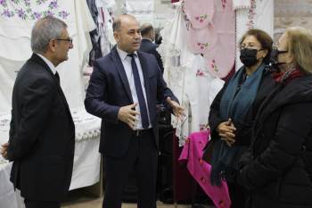 Halk Eğitimi Merkezi Ve Akşam Sanat Okulu Sergi Açtı
