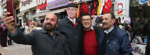 Hamamyolu esnafı Kazım Kurt'a teşekkür etti